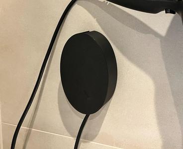 Clean cable holder
