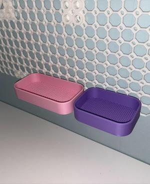 Multiboard mesh tray with multipoint mounting