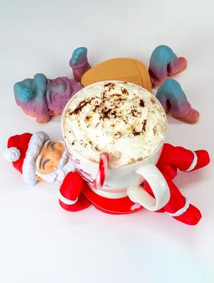 Santa Mug Hugger: Self-Adjusting Coaster