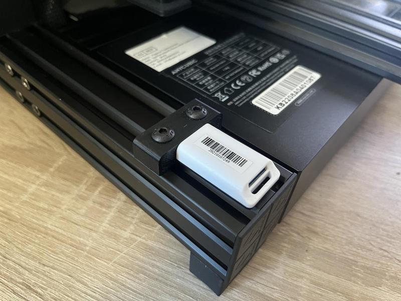 Anycubic Kobra / Aluprofil 40 mm - USB SD Karten Adapter Halterung