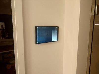 Low Profile Tablet Wall Mount With Pogo Pins for Charging