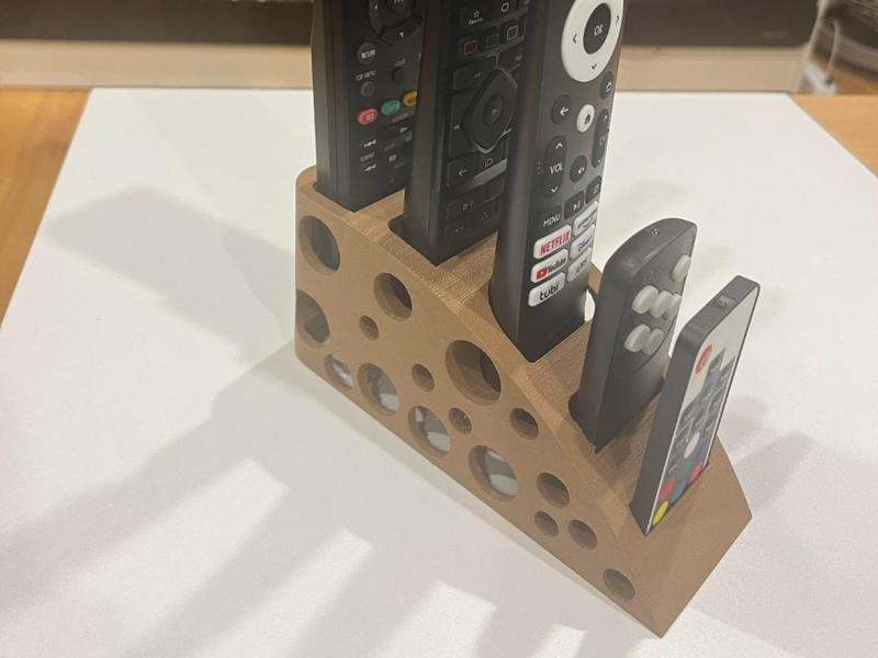5 Remotes Stand
