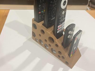 5 Remotes Stand