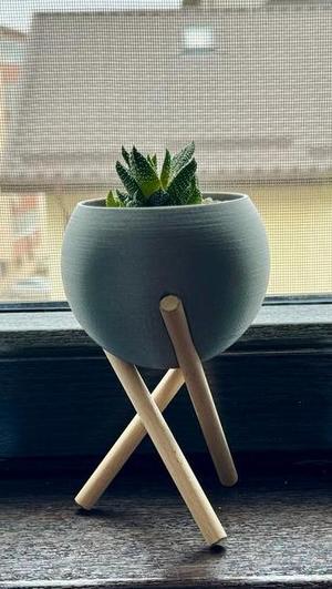 Spherical flower pot 3 legs