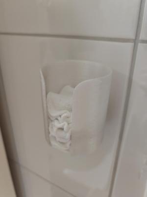 Make-up pad dispenser