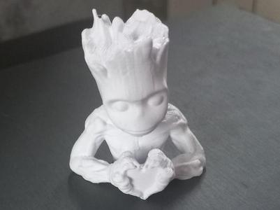 Groot hands heart