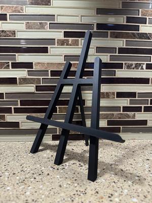Desk Top Easel V2 -Integrated Hinge/Print In Place
