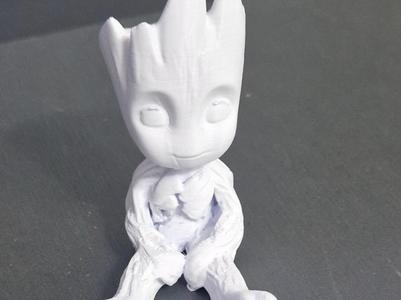 Seated Groot