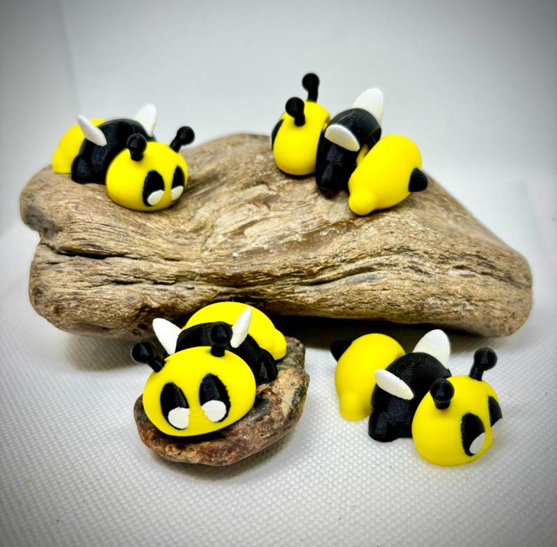 Cute Articulated Chubby Baby Bee