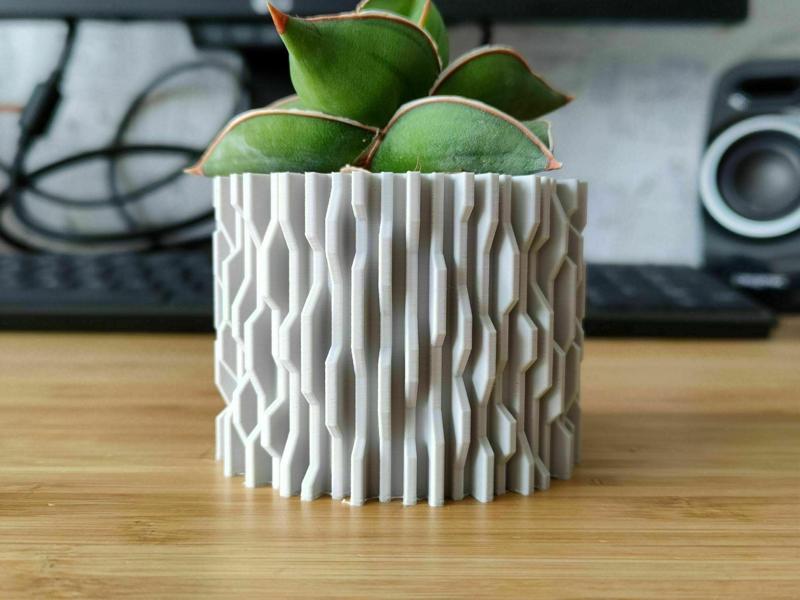 Techno Error Pot and Planeter for your plants - vase mode