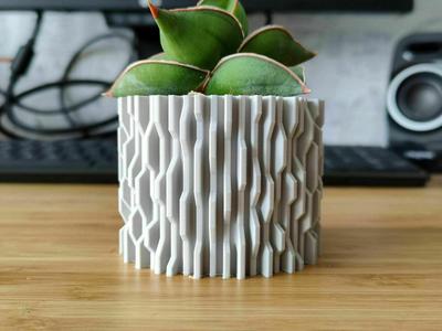 Techno Error Pot and Planeter for your plants - vase mode