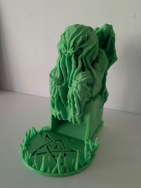 Cthulhu dice tower with tentacle dice tray