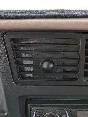 1994-1997 Gen 2 Ford Ranger Dash Center Vent Cell Phone Mount