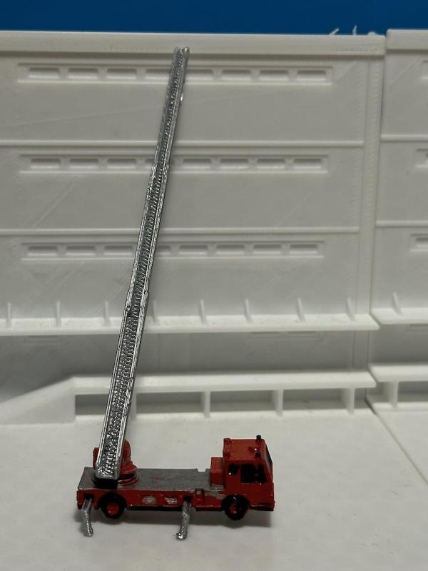 Fire Engine 13b - Ladder extended (z-scale)