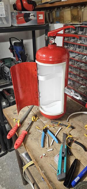 Bar for firefighters
