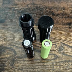 18650 Battery threaded container