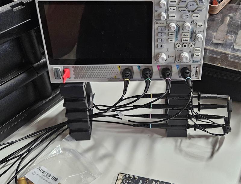 Rigol DHO800/900 Oscilloscope Stand with Probe Storage