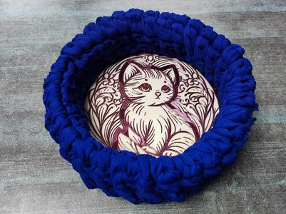 Kitten motif crochet basket bottom (base) 32 holes