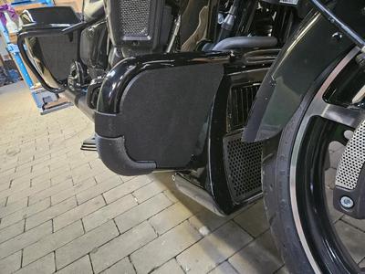 Harley Davidson touring crash bars FRONT rain shield   