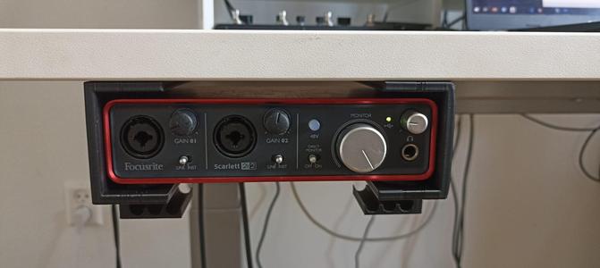 Focusrite soundboard desk holder