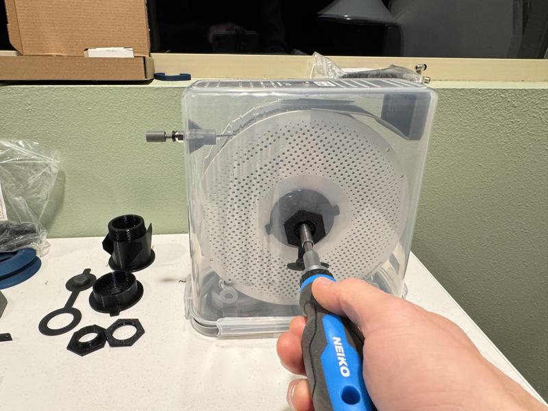 Rewinder & desiccant for cereal filament dry box
