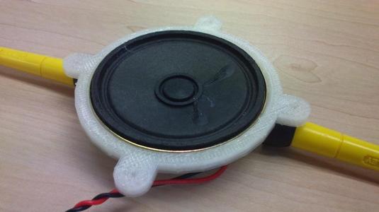 Round speaker holder
