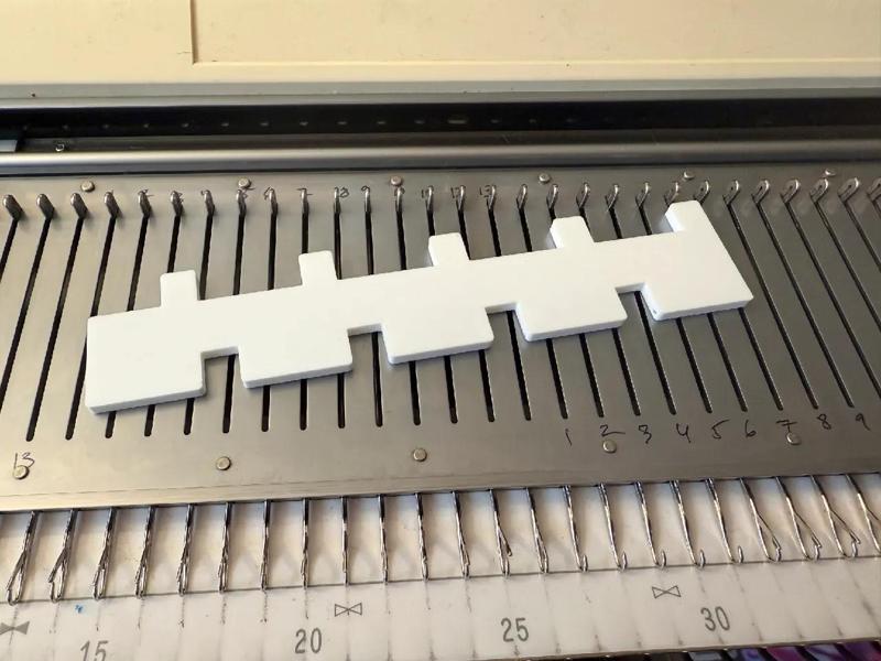 Simple 9 mm Bulky Knitting Machine Needle Selectors or Pushers   
