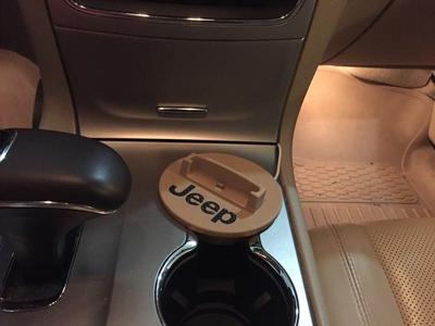 Jeep Grand Cherokee WK2 iphone 6 cup holder phone charger mount