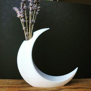 Minimalist Moon Vase