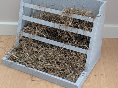 Rabbit Hay feeder 