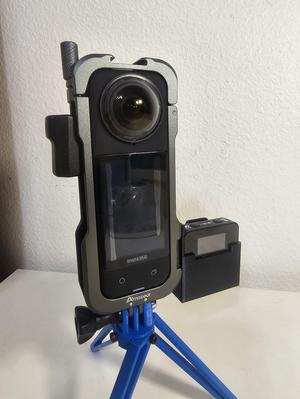 Invisible Røde Wireless Go 2 mounts for 360 cameras.