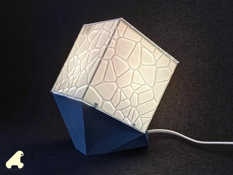 LAMPE CUBE ABSTRACT - TOMISHAPE