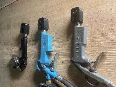 Workshop Holder for Pneumatic Tools