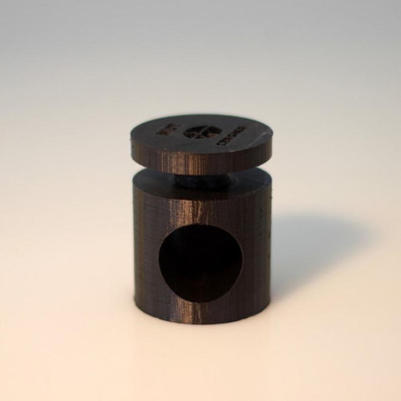 NUT CRACKER