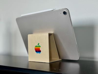 Phone/tablet stand