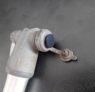 bike pump plug
