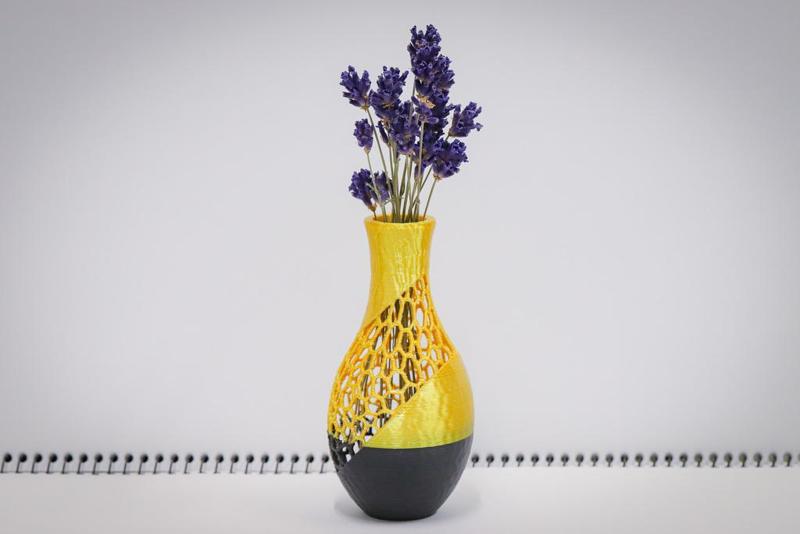 voronoi flower vase
