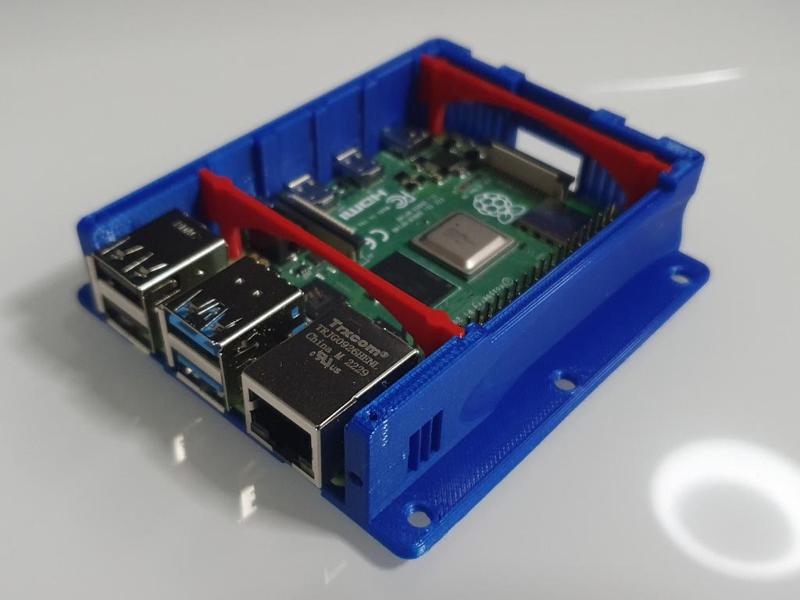 Raspberry Pi 4 quality case, with VESA mount (V3.3)