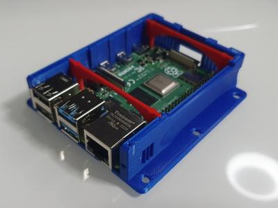 Raspberry Pi 4 quality case, with VESA mount (V3.3)