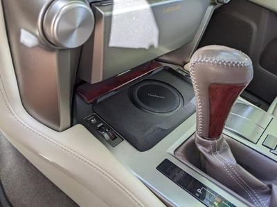 Lexus GX460 wireless quick charge mount