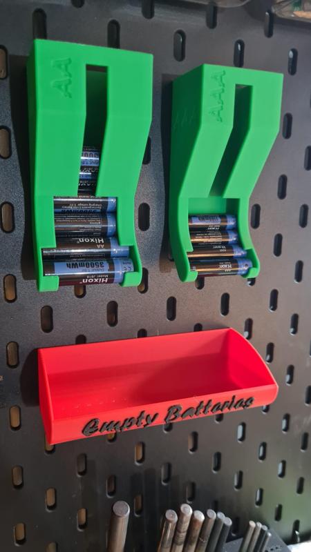 Skadis Battery Dispenser AA, AAA + empty bat- tray