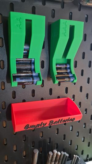 Skadis Battery Dispenser AA, AAA + empty bat- tray