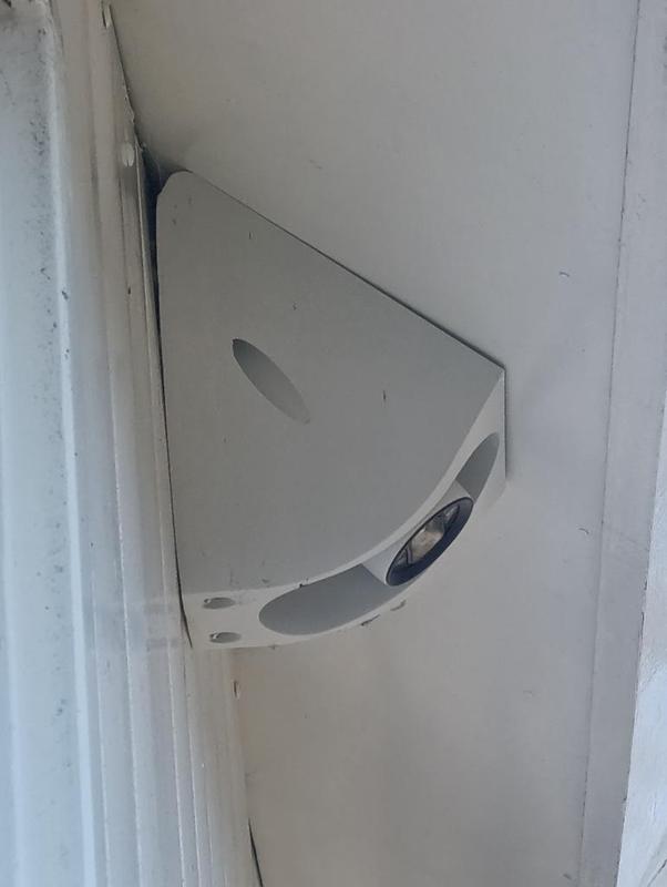 Reolink RLC-81MA Under eaves mount