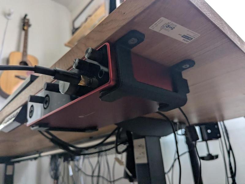 Focusrite 8i6 3rd GEN Desk Mount