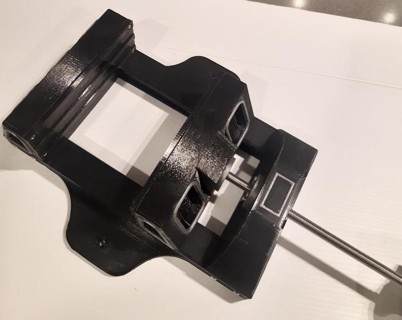 Bench vise