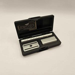 Henson Shaving Travel Case