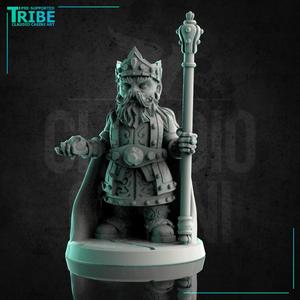 (0213) Male halfling hobbit king with a scepter and a crown