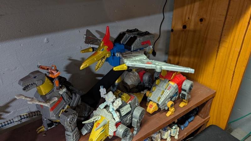 SS86 Dinobot Swoop Stand