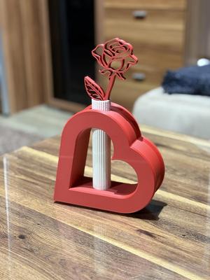 HEART VASE FOR VALENTINES DAY / MODERN & TIMELESS DESIGN 