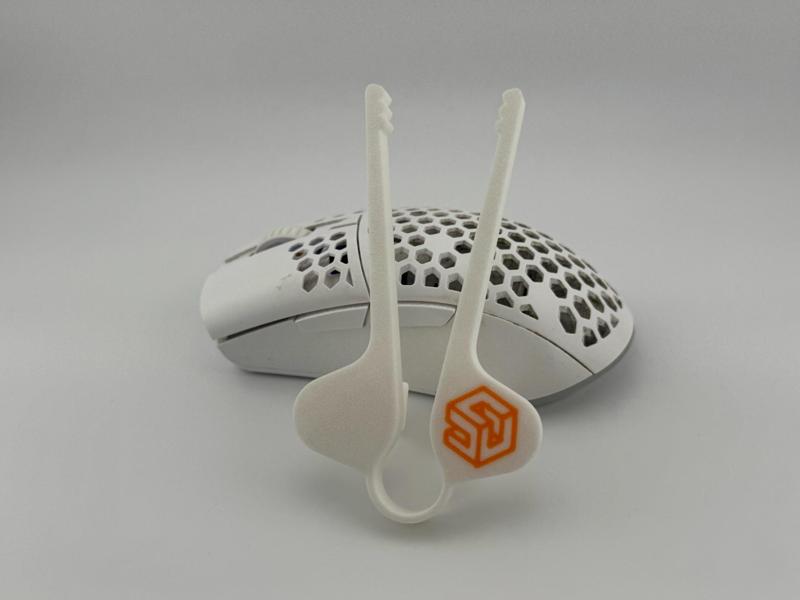 Gaming Snack Clamp – No more greasy fingers while gaming!